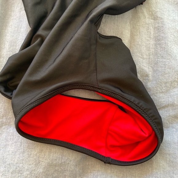 **SOLD** Reversible red/black TYR swimsuit - Picture 9 of 11